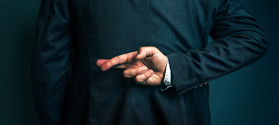 recognize and avoid scams blog header